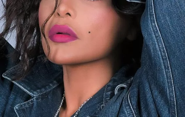 أحلام تطل برشاقة عارضات الأزياء