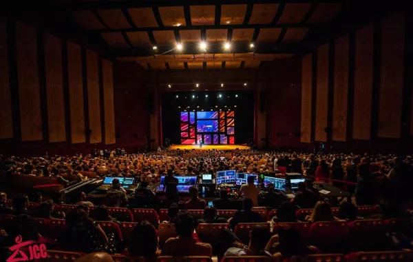 افتتاح أيام قرطاج السينمائية: سهرة لتكريم الراحلين و جدل على السجّاد الأحمر