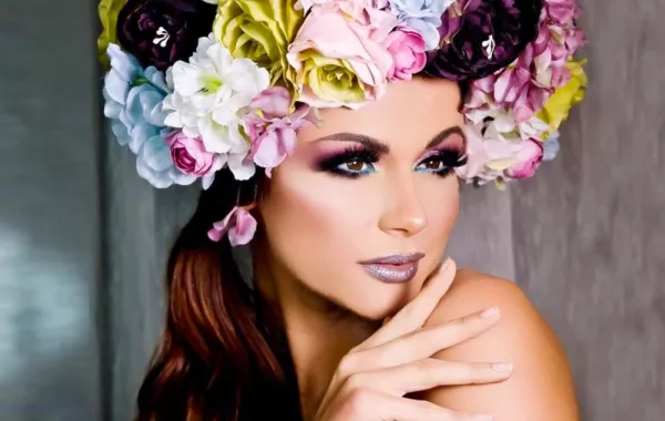 مكياج من بدور البلوشي غريب ومميز
