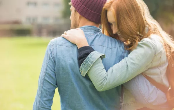 كيف تدعمين زوجكِ بطريقة صحيحة في وقت الأزمات؟