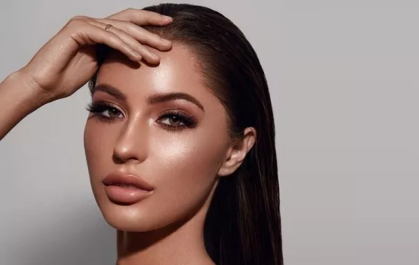 مكياج عيون برونزي ناعم لشتاء 2020