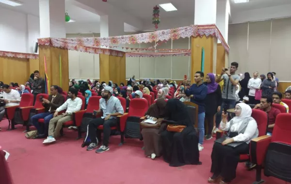 انطلاق فعاليات الأمسية الشعرية الأولى في حب مصر، بآداب الفيوم (3).jpg