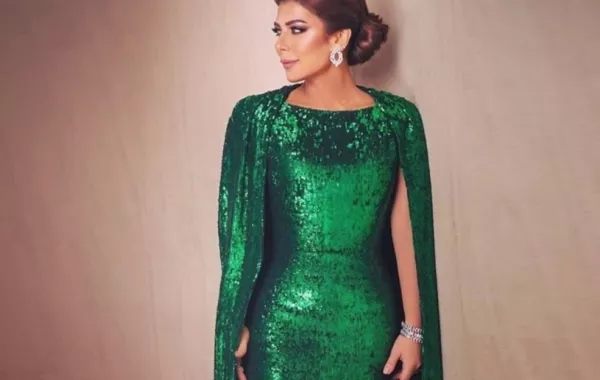 فساتين خطوبة بتصميم الكاب استوحيها من النجمات