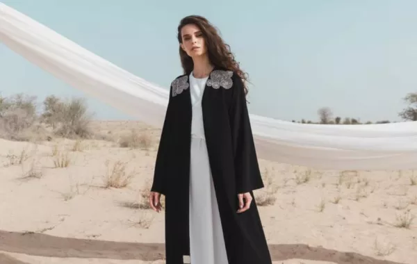 موديلات عبايات موضة 2019 للقوام الكمثري