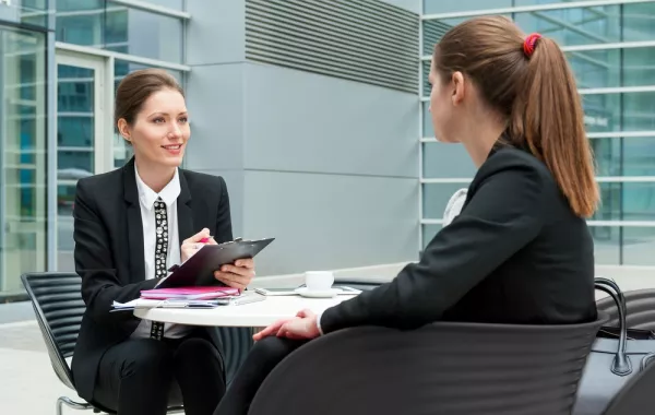 كيف أعرِّف عن نفسي في المقابلة الشخصية؟