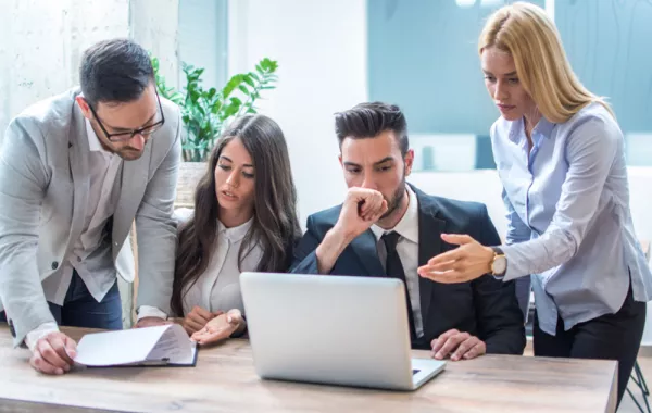 كيفية التعامل مع المشاكل في العمل