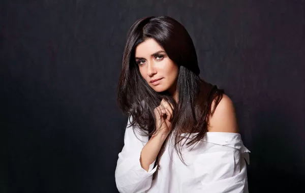 غادة عادل تطمئن جمهورها بعد جراحة طارئة لاستئصال الزائدة