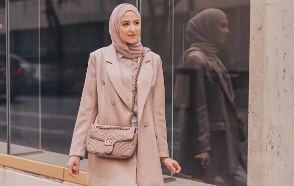 جاكيتات بليزر موضة 2020 من وحي الفاشينيستا المحجبات