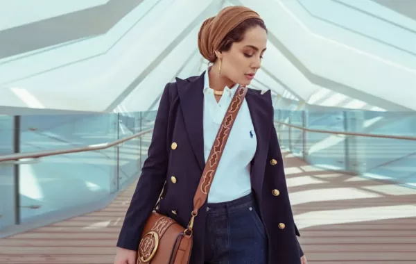 إطلالات شتوية للمحجبات من وحي مدونة الموضة آسيا