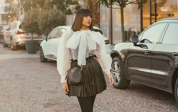 إليكِ أحدث صيحة من التنانير المكسرة.. وهكذا نسقتها فرح الهادي