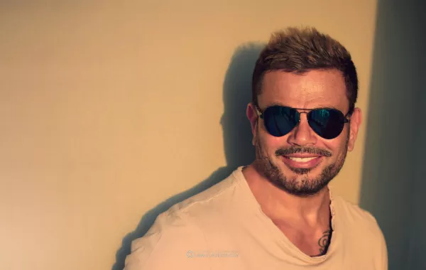 صور: عمرو دياب يشعل الحفل الخاص لنجوم مهرجان القاهرة السينمائي 