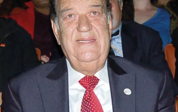 شائعة وفاة حسن حسني أمام النائب العام المصري