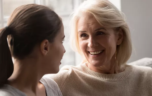 من الجدة إلى حفيدتها المراهقة المتذمرة