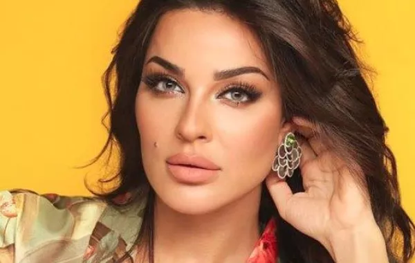 نادين نجيم ترقص مع ابنتها هافن وتعلق : فرخ البط عوام