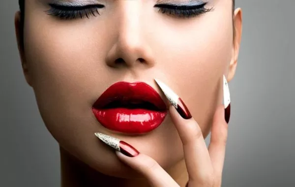 كيف تضعين الروج الأحمر باحتراف؟