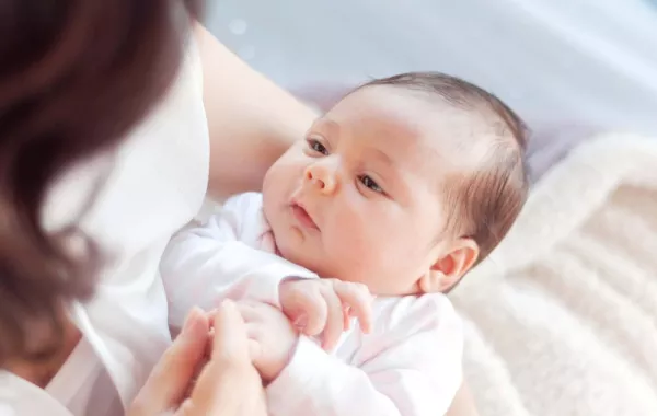 ما تتوقعينه أولا تتوقعينه من مولودك الحديث في الأسابيع الست الأولى