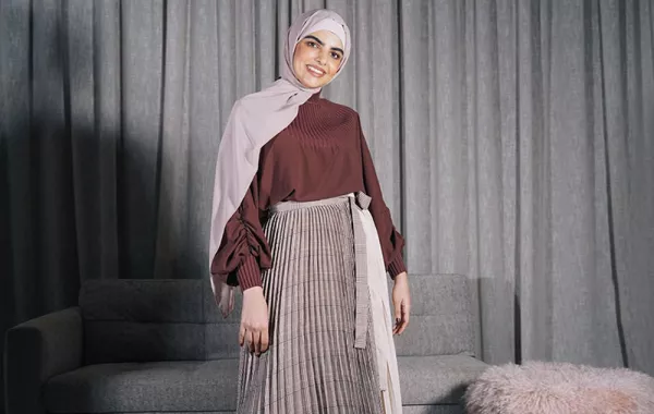 تنسيقات شتوية للمحجبات من سارة الودعاني