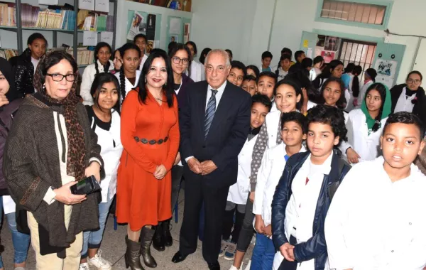 الناطق باسم القصر الملكي في ضيافة تلاميذ مدرسة مغربية