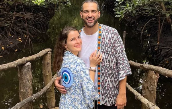 شام الذهبي برفقة خطيبها.. الصورة من حساب شام الذهبي على انستقرام