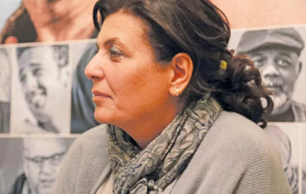 زينب عزيز