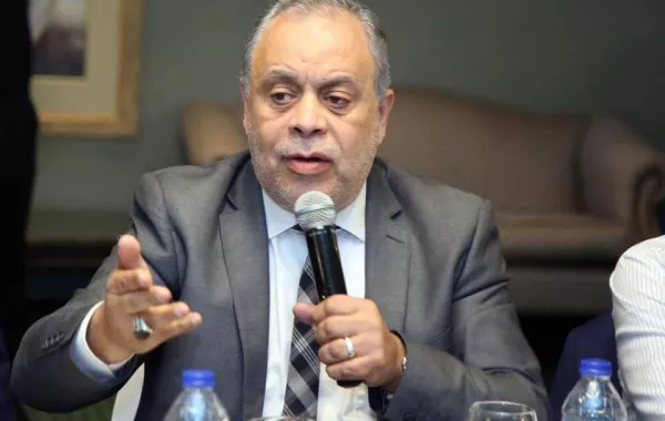 نقيب الممثلين د. أشرف زكي - الصورة من حساب النقابة على فيسبوك 