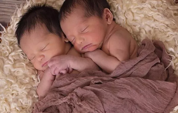  8 نصائح لإرضاع التؤام بأقل مجهود