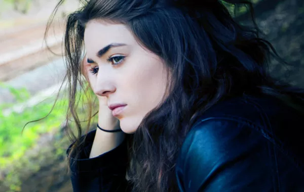  الارتباط بمطلقة