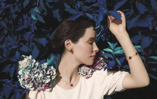  مجموعة ألامبرا من فان كليف أند آربلز في المملكة العربية السعودية