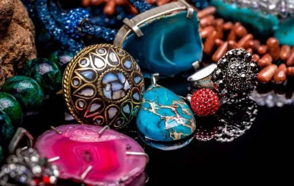 أحجار كريمة تجلب الحظ للمرأة العذراء