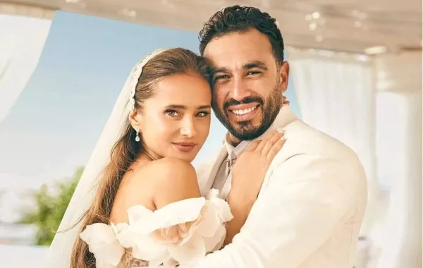نيللي كريم من حفل زفافها - الصورة من حسابها على الفيس بوك