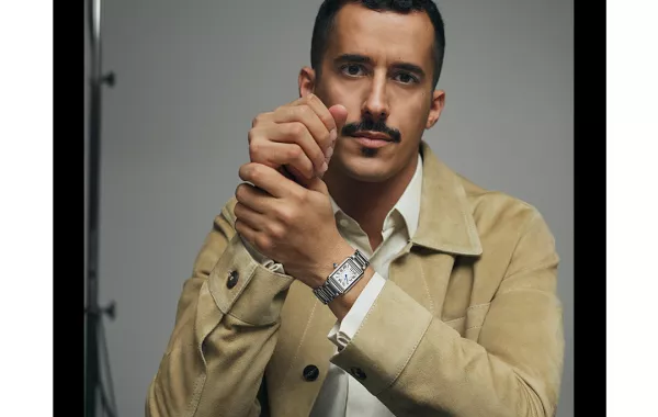 معاذ العوفي الوجه الإبداعي الأنيق والجديد لساعة "تانك TANK" من كارتييه في الشرق الأوسط