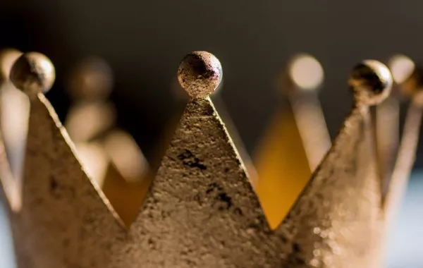 ولادات ملكية