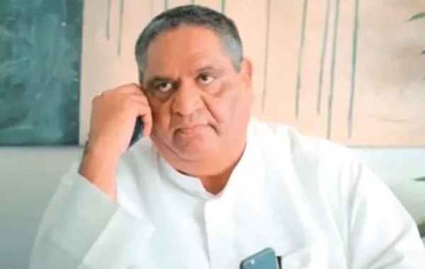 الفنان الكويتي فيصل بوغازي - الصورة من جريدة الأنباء