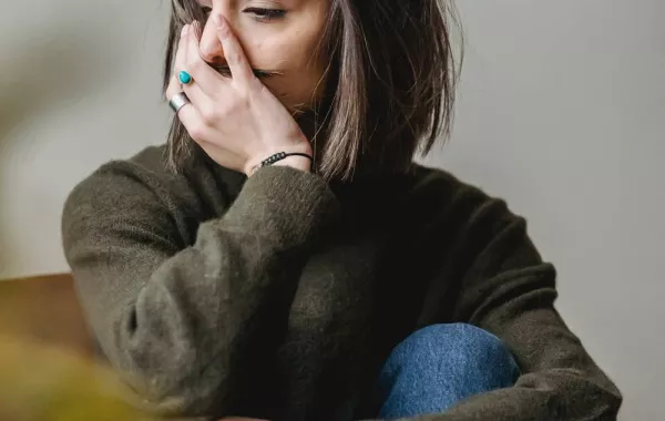 كيف تتكيفين عندما يعاني زوجك من مشكلة صحية مزمنة؟