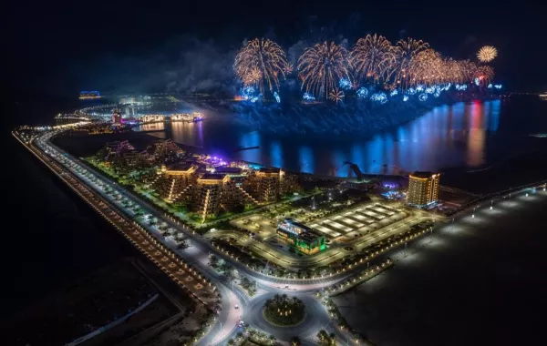 احتفالًا بالعام الجديد رأس الخيمة تبعث رسالة أمل من خلال أكبر عروض للألعاب النارية