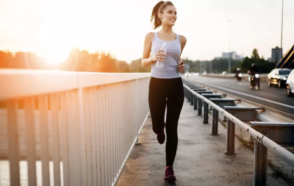 فوائد المشي السريع