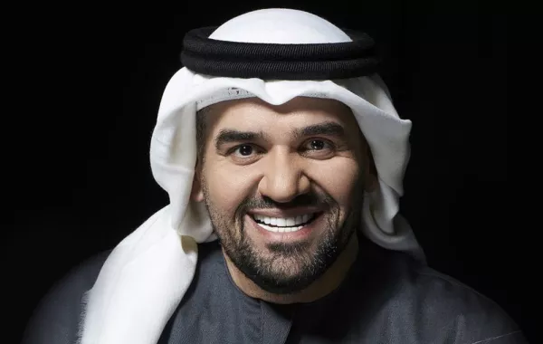 بالصورة.. حسين الجسمي يتلقى لقاح كورونا المضاد