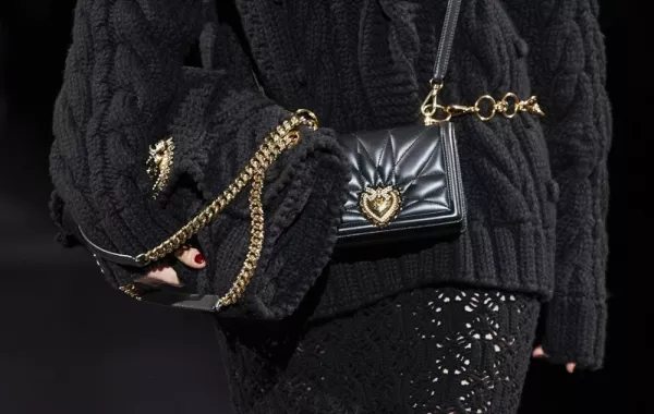 أبرز موديلات حقائب موضة شتاء 2021