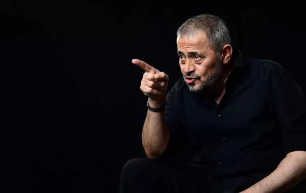 جورج وسوف يقتحم عالم "تيك توك" بقبلة