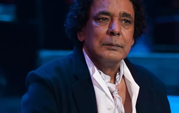 محمد منير يواجه أول أزمة بألبومه الجديد