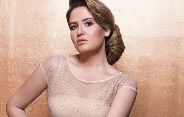 رد جريء من هنا شيحة على متابعة سخرت منها