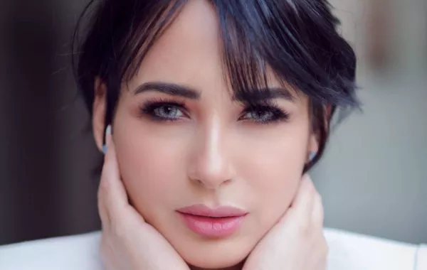 هل اقتبست ساندي خطة تسويق ألبومها الجديد من أصالة؟