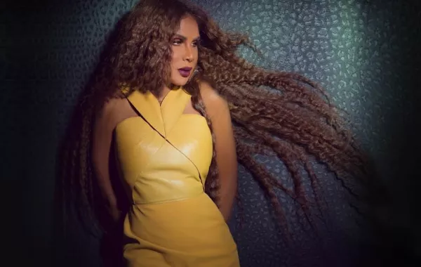 فساتين سهرة مناسبة لصاحبات البشرة السمراء من هند البحرينية