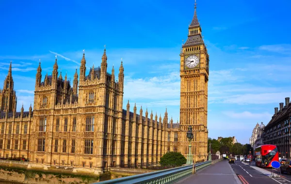  أبراج الساعات رموز سياحية شهيرة 