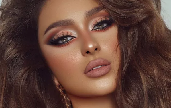 مكياج قوي من خبيرة المكياج مريم المحميد للمرأة العربية