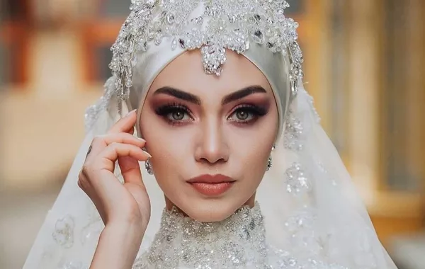 مكياج عروس محجبة لشتاء 2021