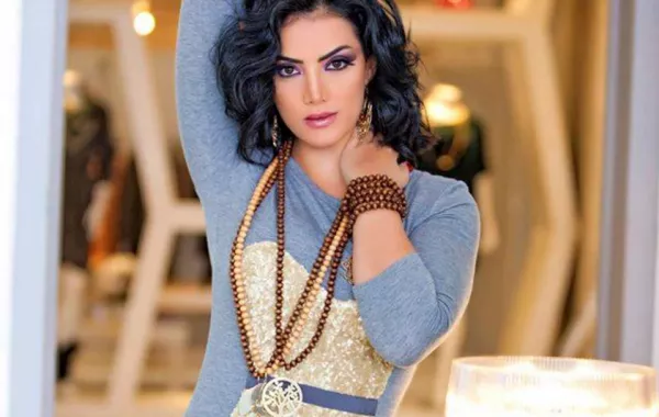 حورية فرغلي تغادر مصر وتطلب الدعاء قبل جراحة خطيرة