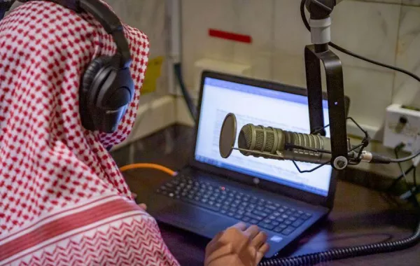 خُطب الحرمين الشريفين تُبثّ عبر أثير الإذاعات إلى جميع أنحاء العالم بعدة لغات