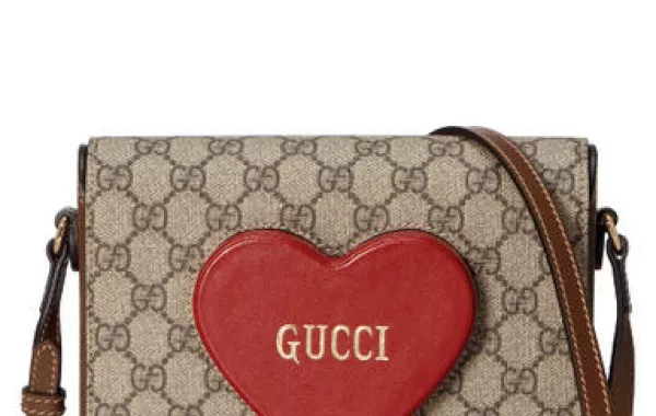 غوتشي تحتفل بيوم الحب مع مجموعة أكسسوارات جديدة