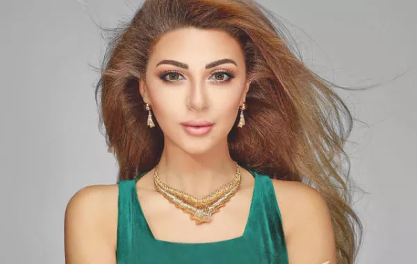 شاهد.. ميريام فارس وابنها يقطفان الليمون من حديقة منزلهما